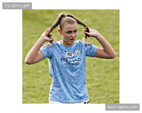 足球新星闪耀赛场 年轻球员展现无限潜力