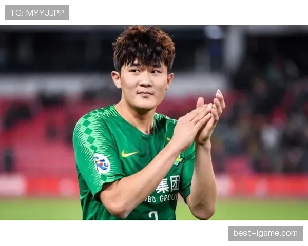 金玟哉带伤奋战闪耀赛场,续写绿茵传奇 金玟哉带伤奋战闪耀赛场,续写绿茵传奇