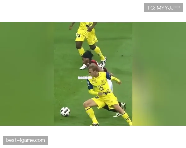 贝肯鲍尔战术地位再审视：如何重新定义足球场上的指挥官角色