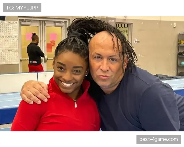 西蒙·拜尔斯家的冰箱里塞满蛋白粉，连冰淇淋都得算卡路里？